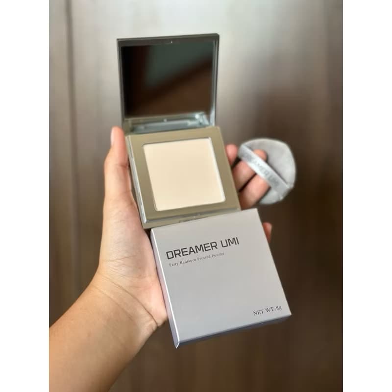 ￼Phấn phủ nén Fairy Radiance Pressed Powder Dreamer Umi kiềm dầu mỏng mịn khối lượng 8g.
